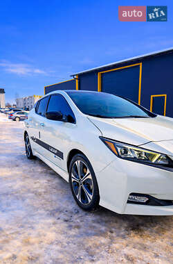 Хэтчбек Nissan Leaf 2018 в Самборе