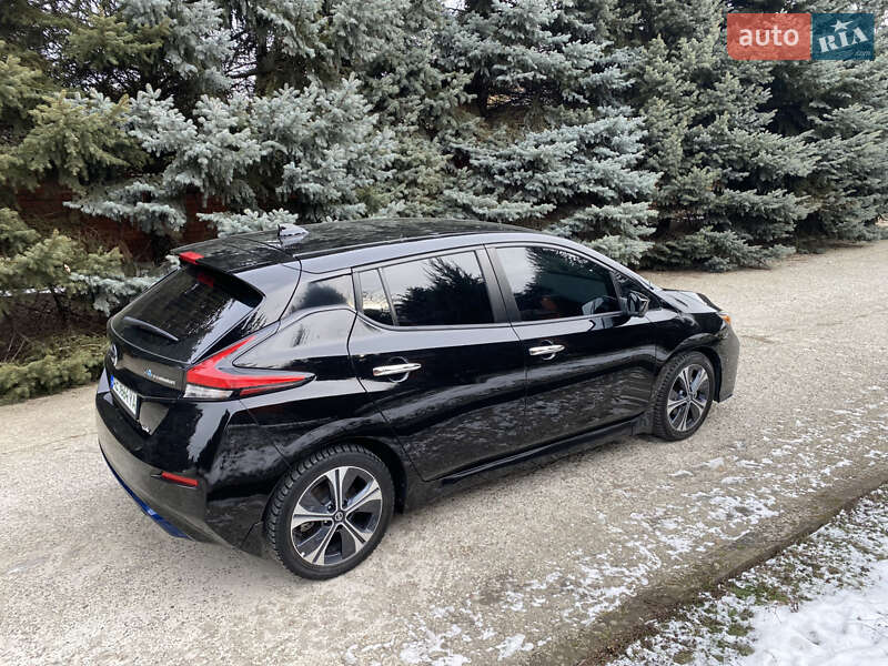 Хэтчбек Nissan Leaf 2022 в Днепре