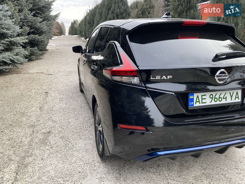 Хэтчбек Nissan Leaf 2022 в Днепре