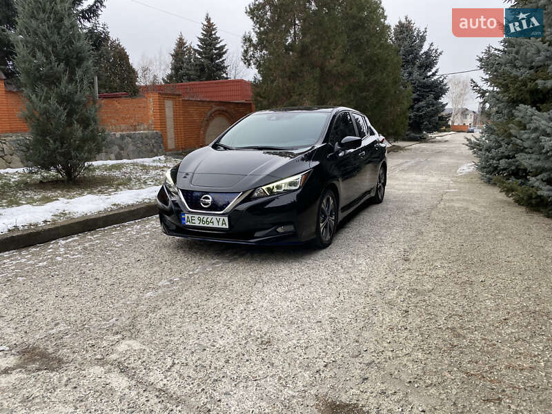 Хэтчбек Nissan Leaf 2022 в Днепре