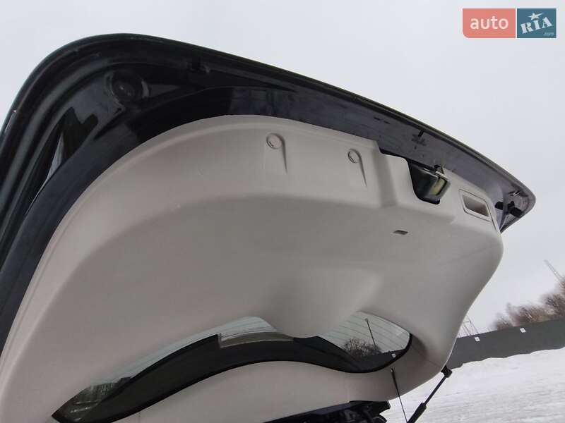 Хетчбек Nissan Leaf 2014 в Луцьку