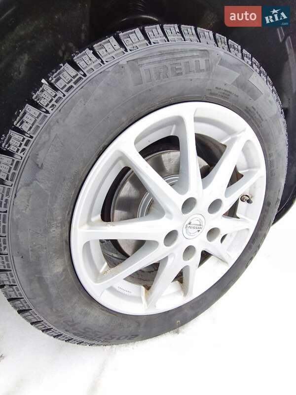 Хетчбек Nissan Leaf 2014 в Луцьку