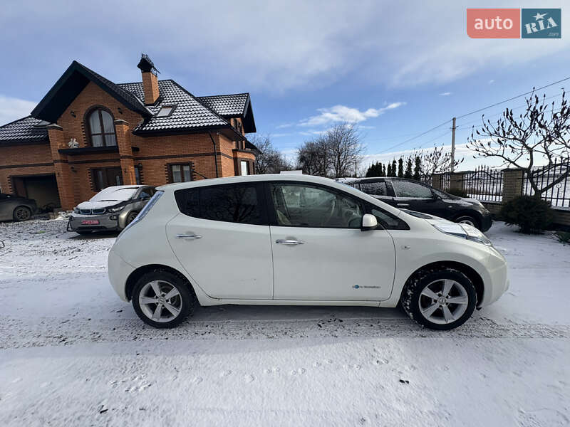 Хэтчбек Nissan Leaf 2012 в Луцке