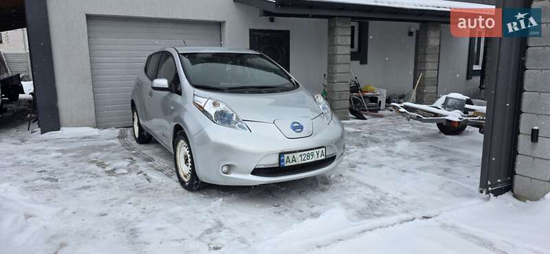 Хетчбек Nissan Leaf 2013 в Києві фото 2 Хетчбек Nissan Leaf 2013 в Києві
