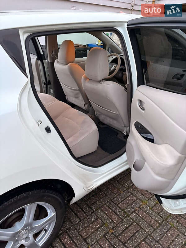 Хэтчбек Nissan Leaf 2012 в Стрые