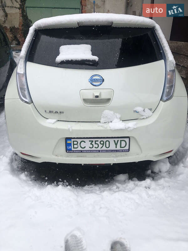 Хэтчбек Nissan Leaf 2012 в Стрые