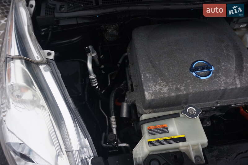 Хэтчбек Nissan Leaf 2013 в Самборе