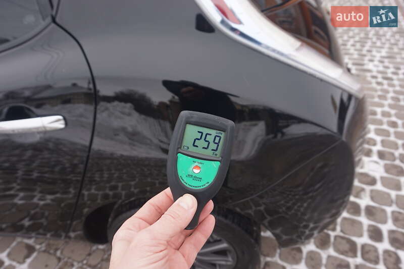 Хэтчбек Nissan Leaf 2013 в Самборе