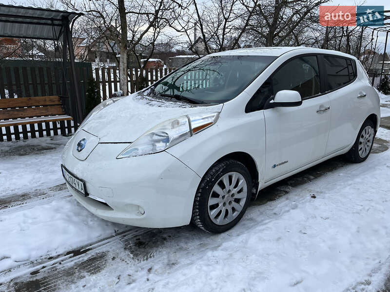 Хэтчбек Nissan Leaf 2014 в Ивано-Франковске
