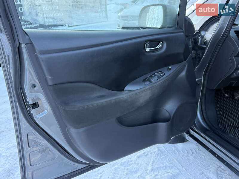 Хэтчбек Nissan Leaf 2015 в Тернополе фото 30 Хэтчбек Nissan Leaf 2015 в Тернополе