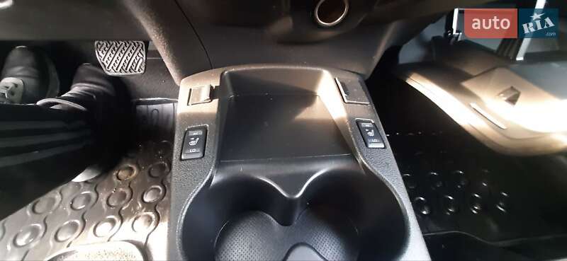 Хэтчбек Nissan Leaf 2015 в Ужгороде