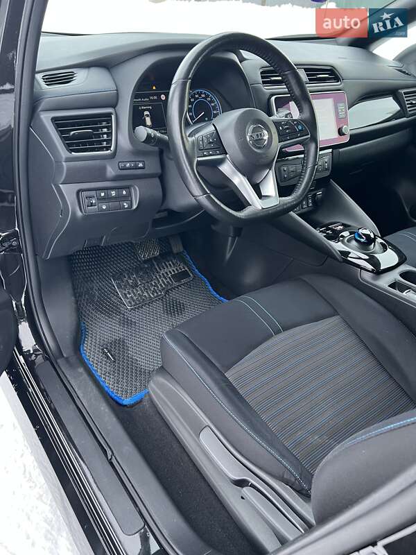 Хэтчбек Nissan Leaf 2021 в Попельне