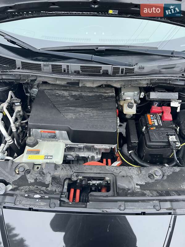 Хэтчбек Nissan Leaf 2021 в Попельне