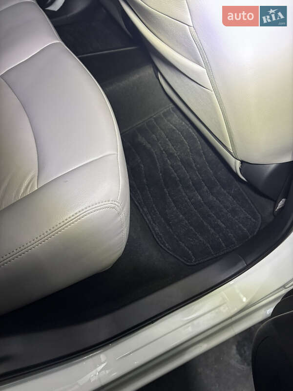 Хетчбек Nissan Leaf 2017 в Дніпрі