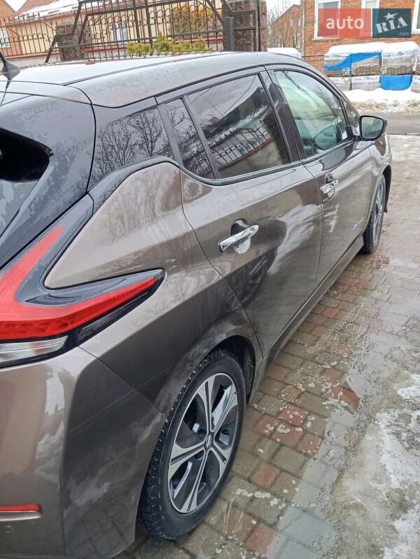 Хетчбек Nissan Leaf 2018 в Львові