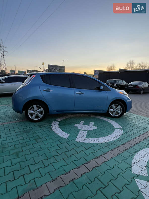 Хетчбек Nissan Leaf 2013 в Луцьку