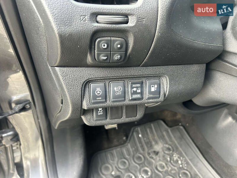 Хэтчбек Nissan Leaf 2015 в Черновцах