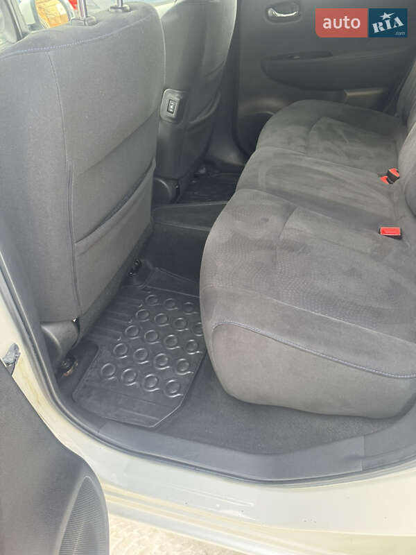 Хетчбек Nissan Leaf 2014 в Житомирі фото 12 Хетчбек Nissan Leaf 2014 в Житомирі