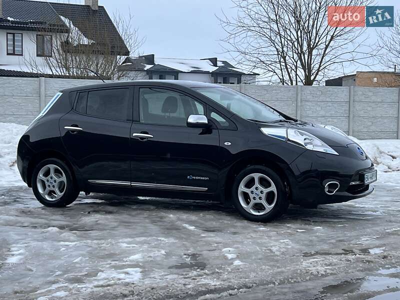 Хэтчбек Nissan Leaf 2013 в Ровно