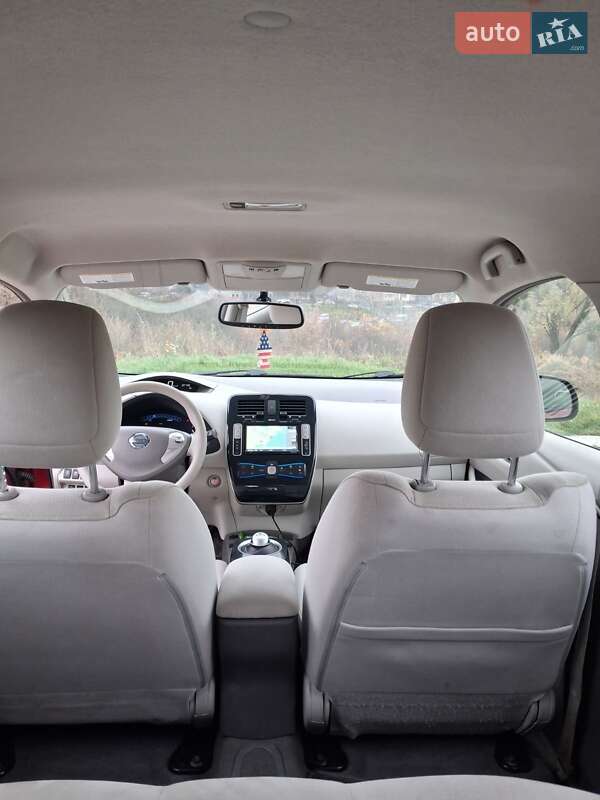 Хетчбек Nissan Leaf 2011 в Рівному