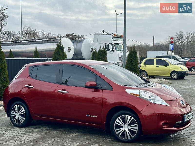 Хэтчбек Nissan Leaf 2013 в Одессе