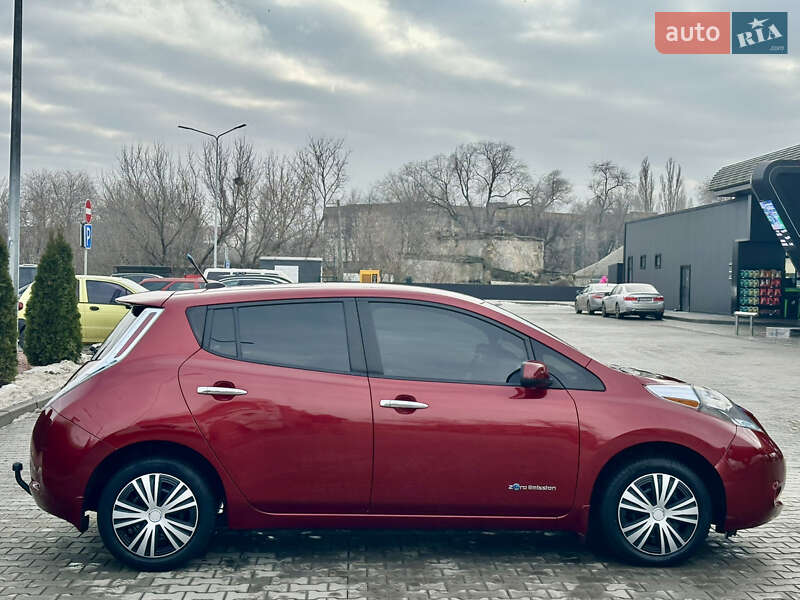 Хэтчбек Nissan Leaf 2013 в Одессе