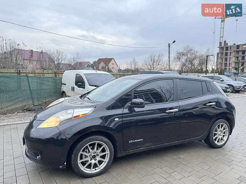 Хэтчбек Nissan Leaf 2013 в Ужгороде