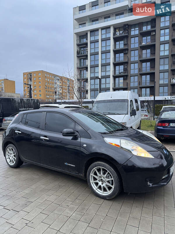 Хэтчбек Nissan Leaf 2013 в Ужгороде