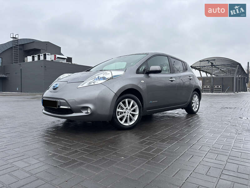 Хэтчбек Nissan Leaf 2013 в Днепре