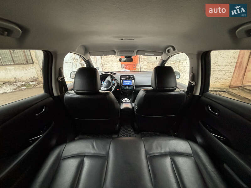 Хэтчбек Nissan Leaf 2013 в Днепре