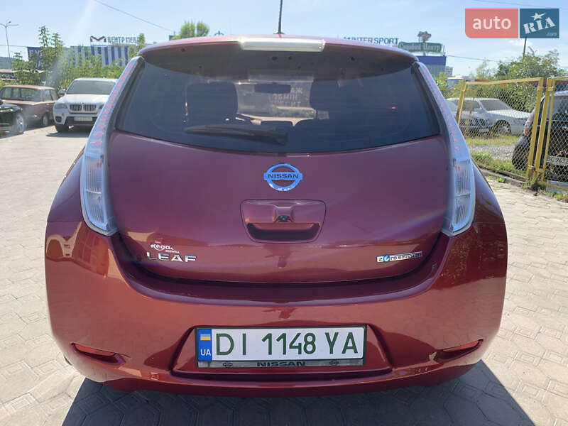 Хэтчбек Nissan Leaf 2015 в Львове