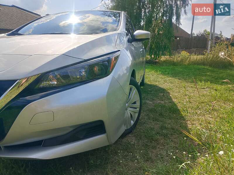 Хэтчбек Nissan Leaf 2022 в Киеве фото 3 Хэтчбек Nissan Leaf 2022 в Киеве
