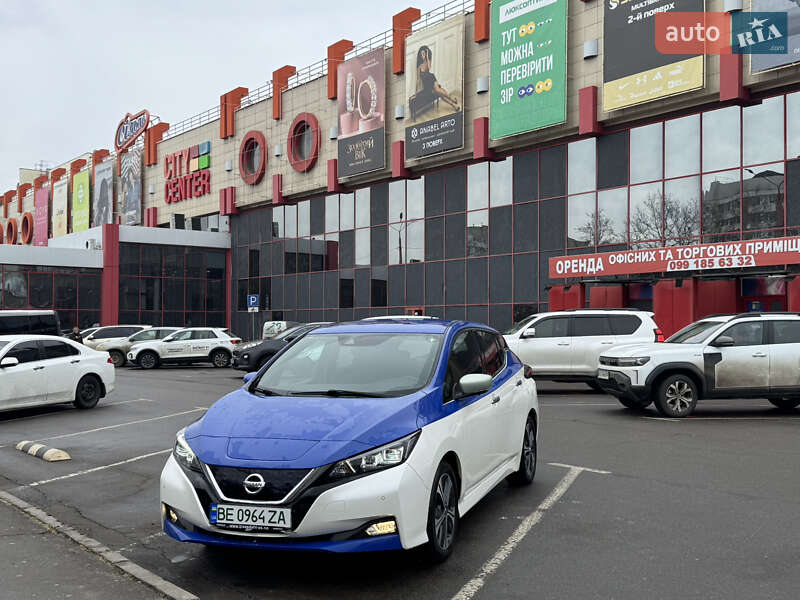 Хэтчбек Nissan Leaf 2018 в Николаеве