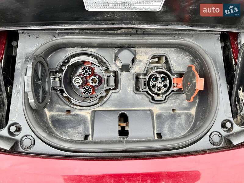 Хэтчбек Nissan Leaf 2018 в Киеве