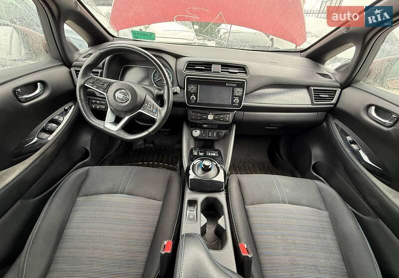 Хэтчбек Nissan Leaf 2018 в Киеве