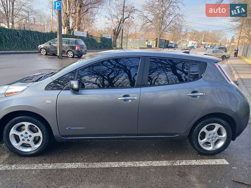 Хэтчбек Nissan Leaf 2015 в Одессе фото 10 Хэтчбек Nissan Leaf 2015 в Одессе