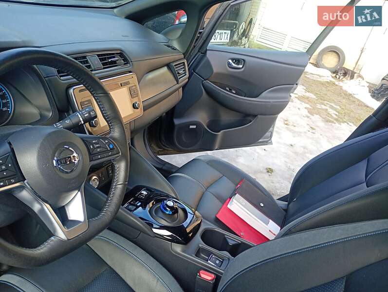 Хэтчбек Nissan Leaf 2018 в Львове