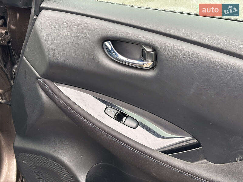 Хетчбек Nissan Leaf 2018 в Львові