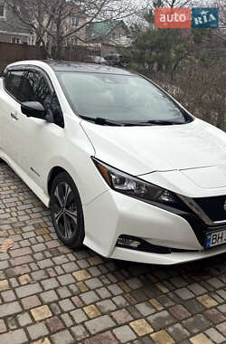 Хэтчбек Nissan Leaf 2018 в Одессе