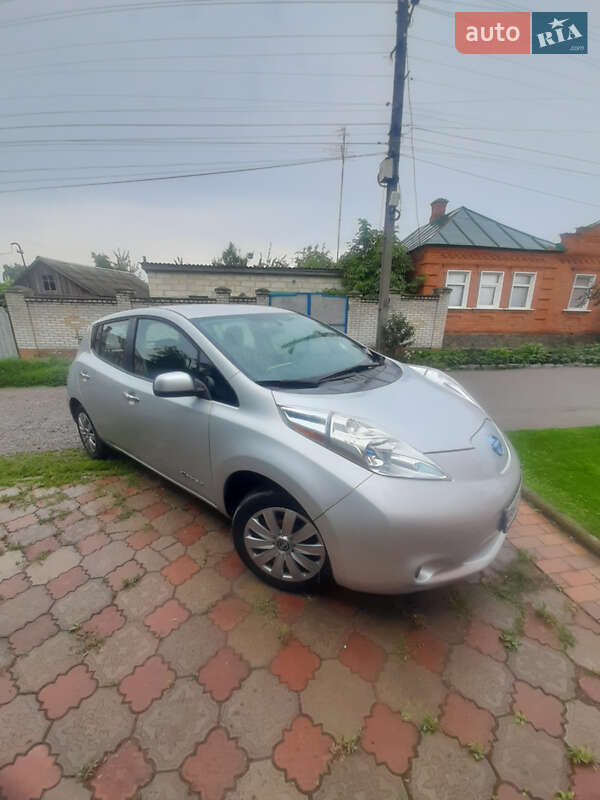 Хетчбек Nissan Leaf 2013 в Сумах