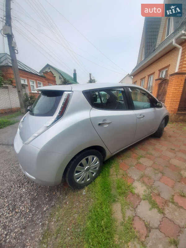 Хетчбек Nissan Leaf 2013 в Сумах