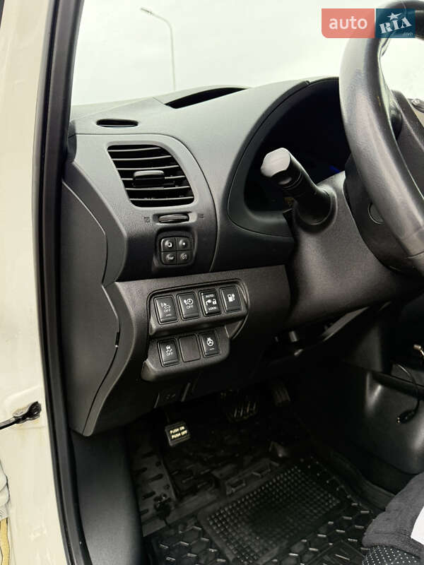 Хэтчбек Nissan Leaf 2015 в Бережанах фото 29 Хэтчбек Nissan Leaf 2015 в Бережанах