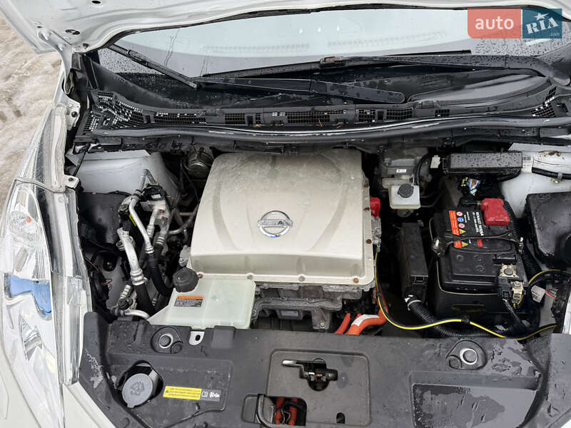 Хэтчбек Nissan Leaf 2015 в Бережанах фото 34 Хэтчбек Nissan Leaf 2015 в Бережанах