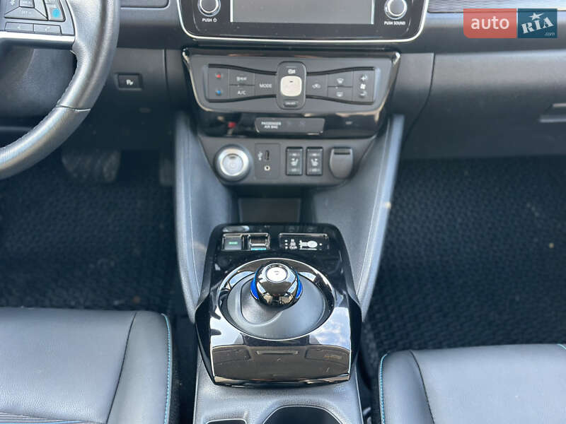 Хэтчбек Nissan Leaf 2018 в Львове