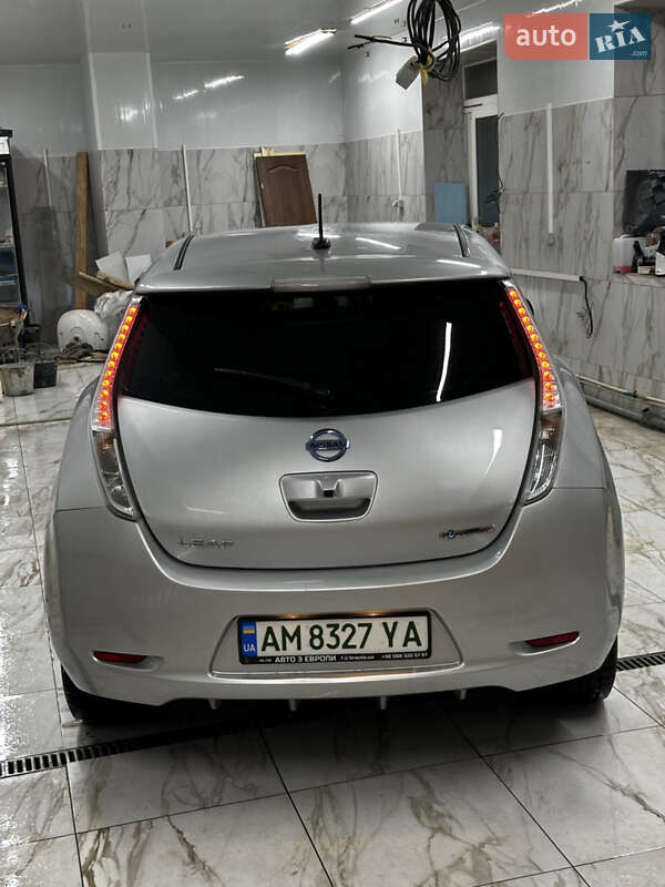 Хэтчбек Nissan Leaf 2014 в Житомире