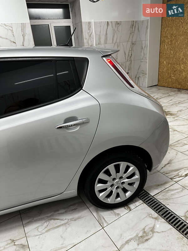 Хэтчбек Nissan Leaf 2014 в Житомире