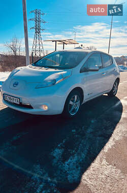 Хэтчбек Nissan Leaf 2015 в Трускавце