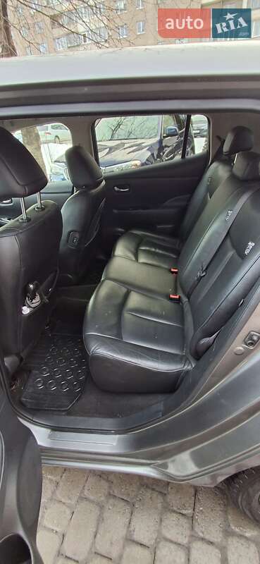 Хэтчбек Nissan Leaf 2014 в Львове