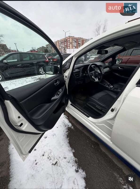 Хетчбек Nissan Leaf 2018 в Олександрії