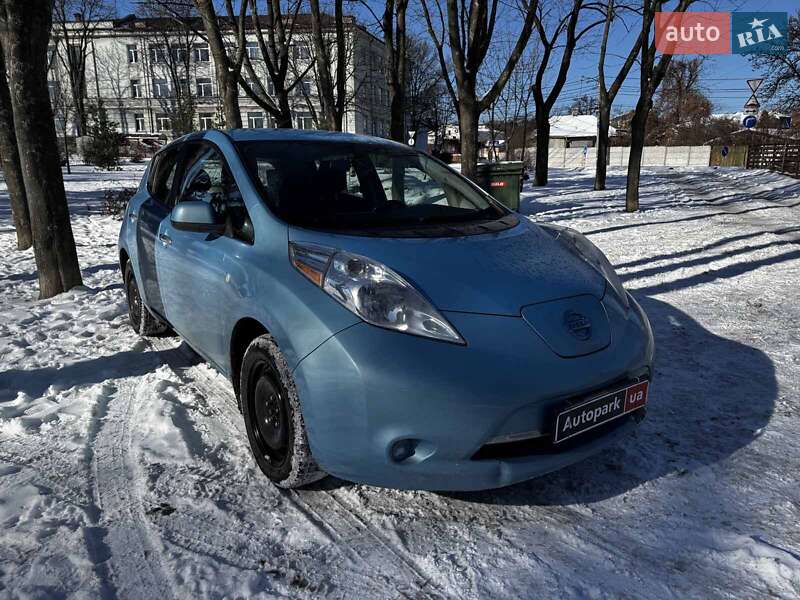 Хетчбек Nissan Leaf 2015 в Києві